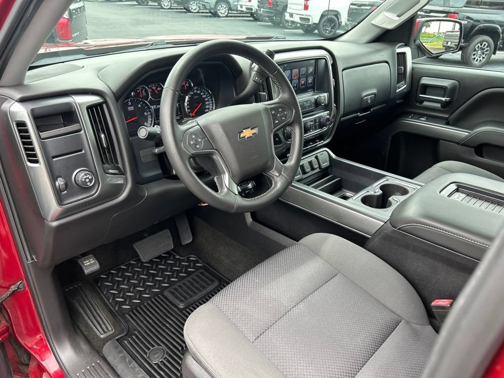 Used 2018 CAJUN RED TINTCOAT Chevrolet LT image 19