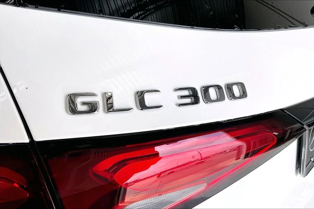 New 2026 Polar White Mercedes-Benz GLC 300 image 27