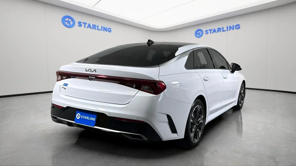 Used 2022 White Kia EX image 8