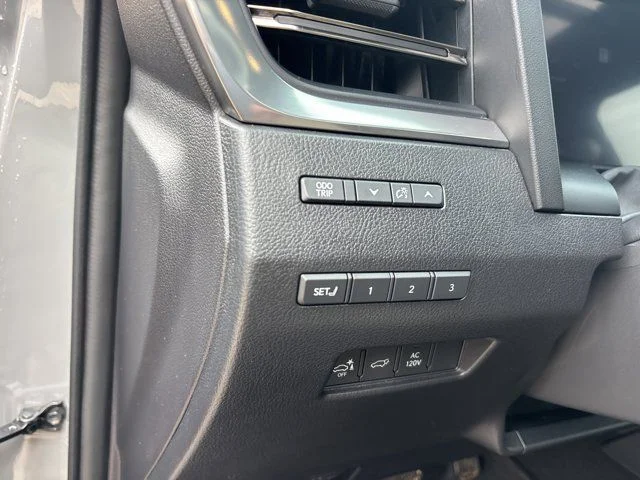 Used 2024  Lexus 550 Overtrail+ image 25
