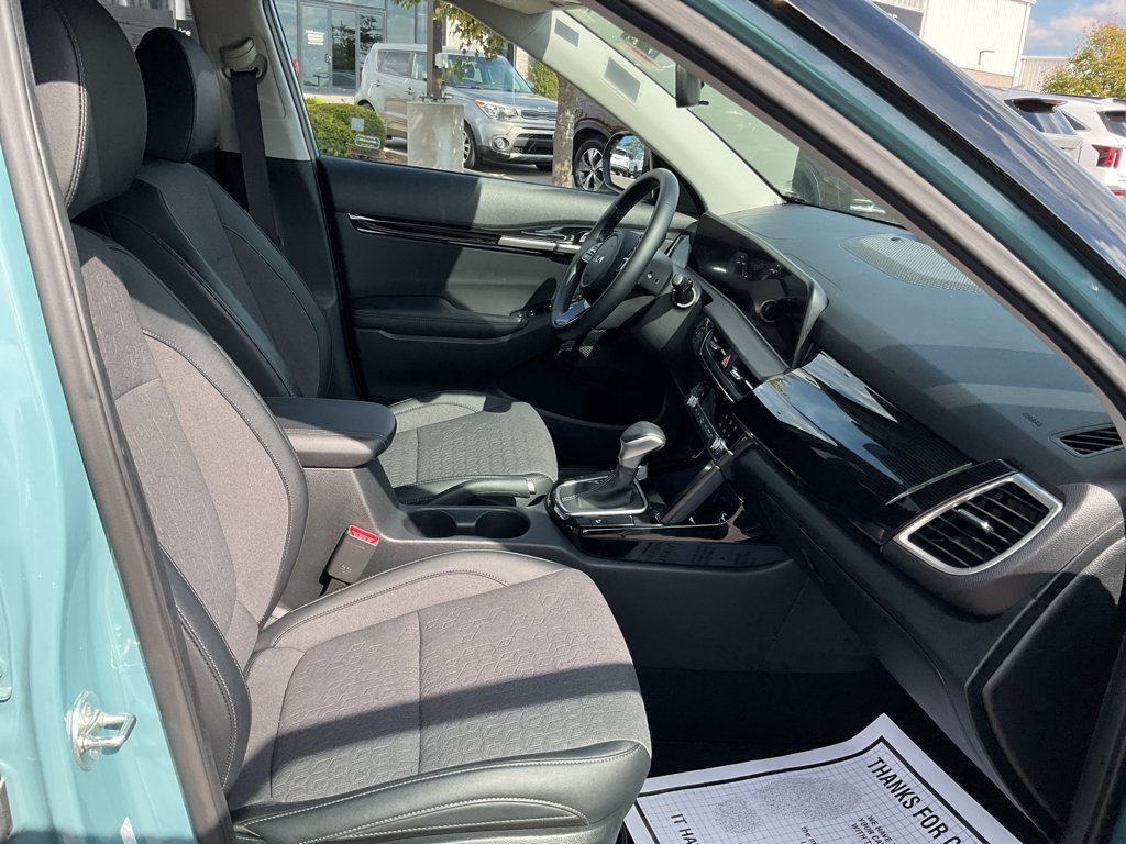 Used 2024 Pluton Blue/Black Roof Kia S image 13