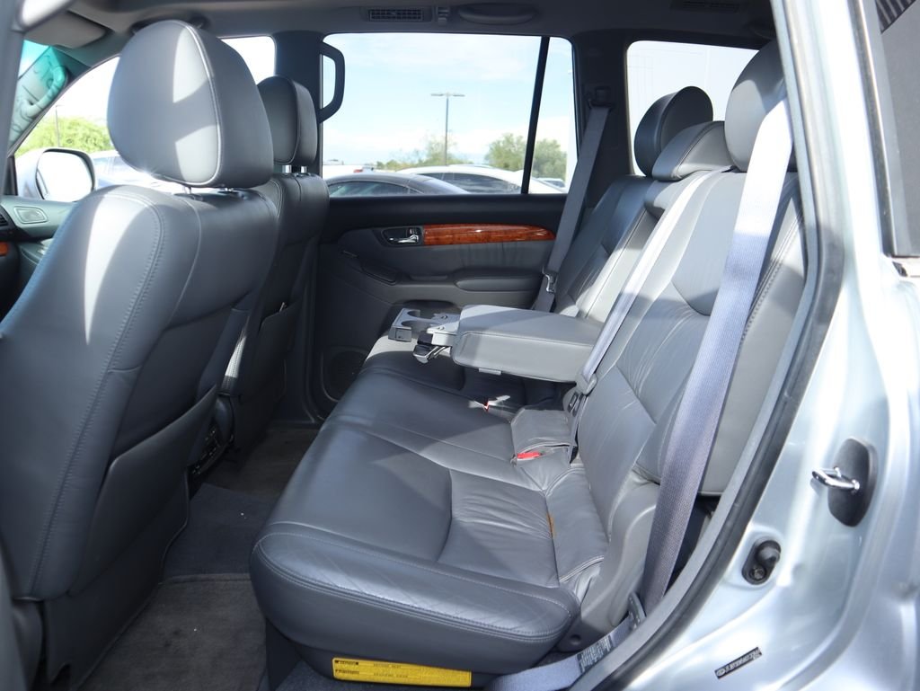 Used 2006 Titanium Metallic Lexus 470 image 10