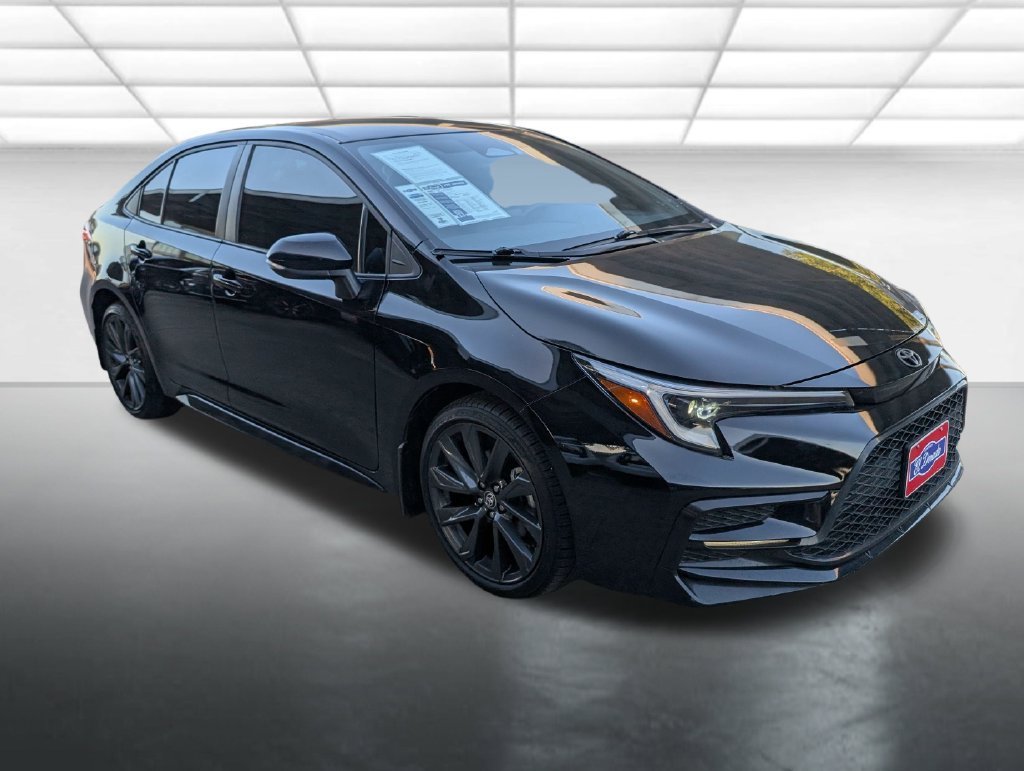 Used 2025  Toyota SE image 1