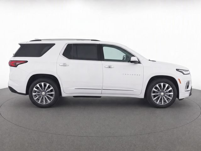 Used 2022 IRIDESCENT PEARL TRICOAT Chevrolet Premier image 8