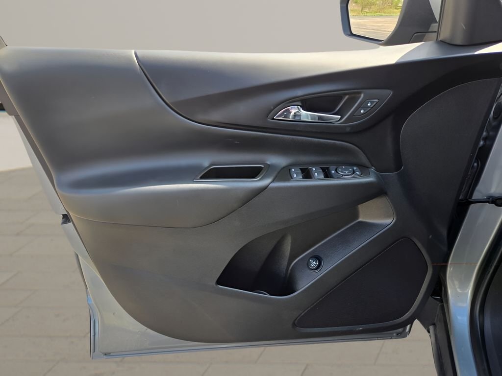 Used 2023 Gray Chevrolet LT image 17