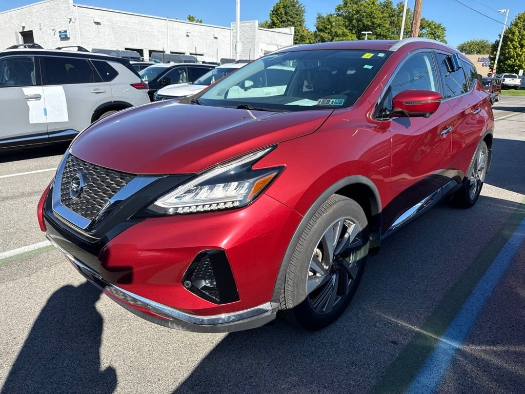 Used 2019 Red Nissan SL image 3