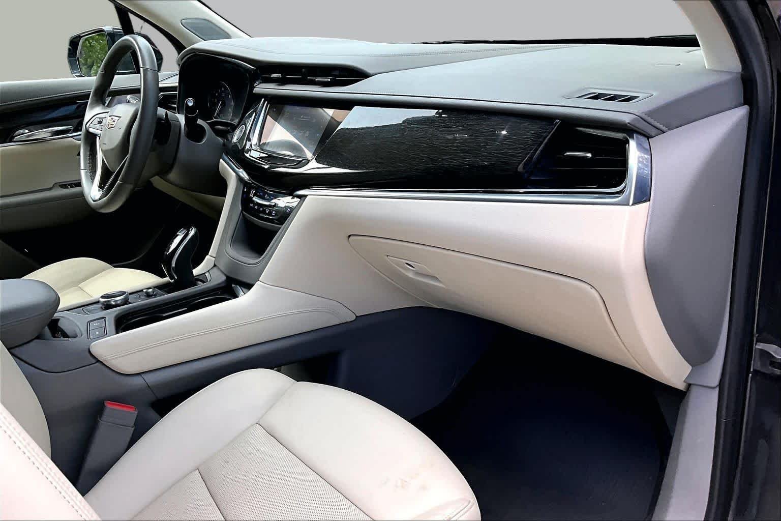 Used 2020 Manhattan Noir Metallic Cadillac FWD Premium Luxury image 19