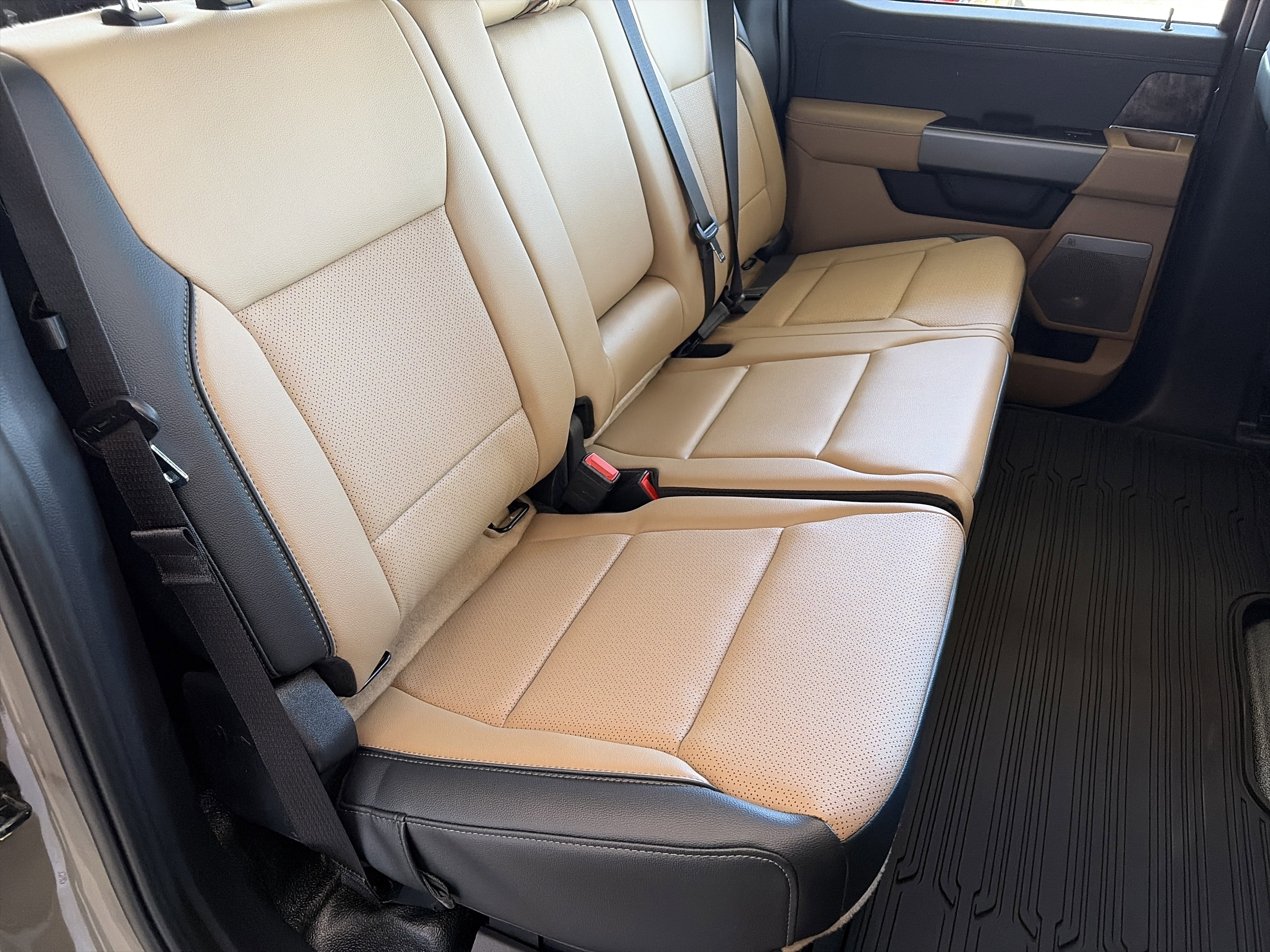 New 2026 Marsh Gray Ford F-250® Lariat® image 18