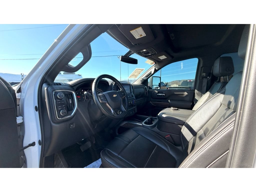 Used 2023 White Chevrolet High Country image 9