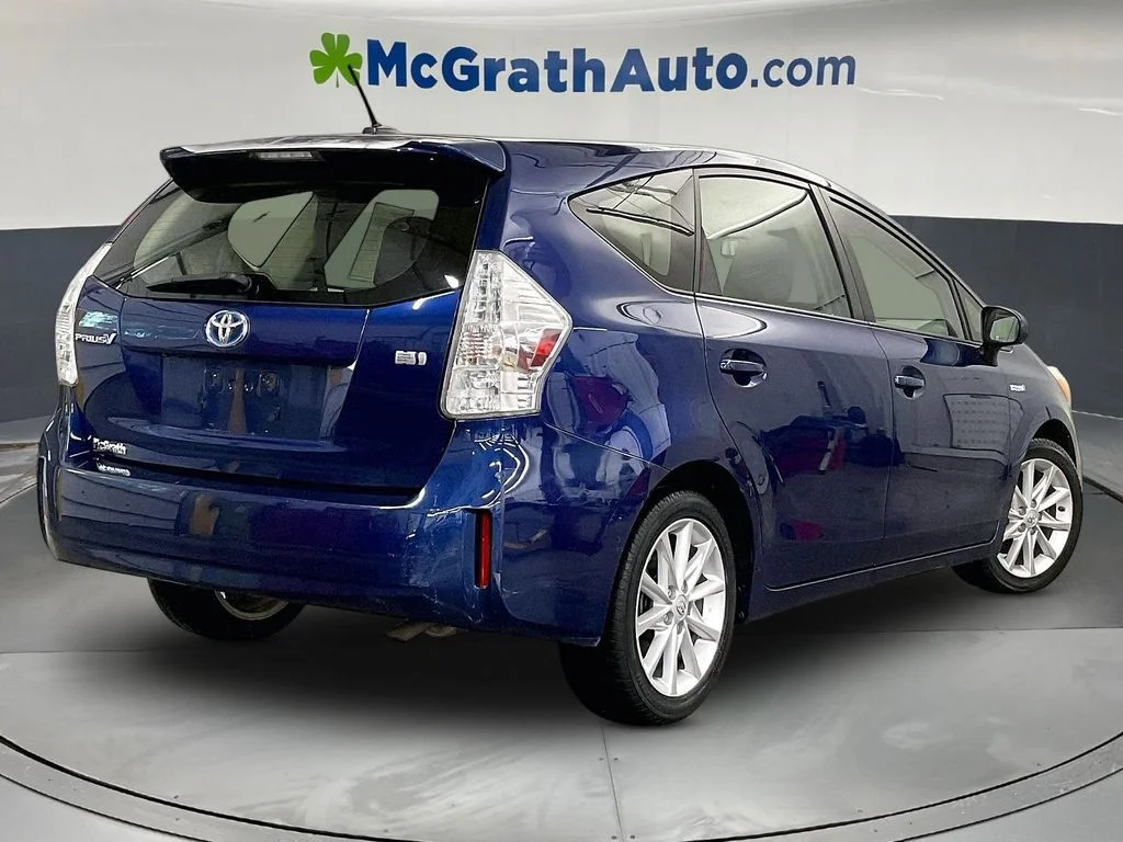 Used 2013 Blue Toyota Five image 16
