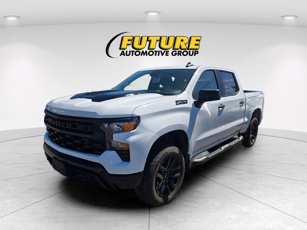 Used 2025 White Chevrolet Custom Trail Boss image 3