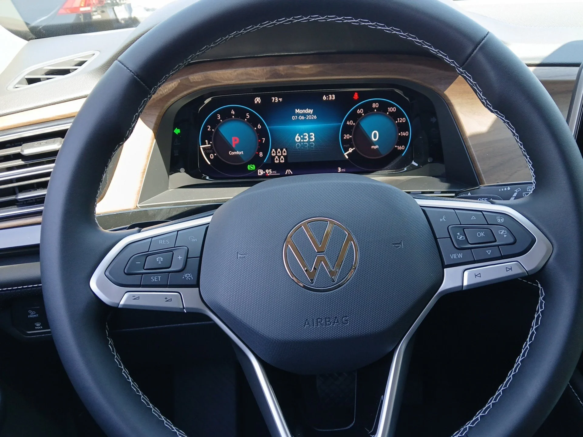 New 2026 Deep Black Pearl Volkswagen 2.0T SE image 11