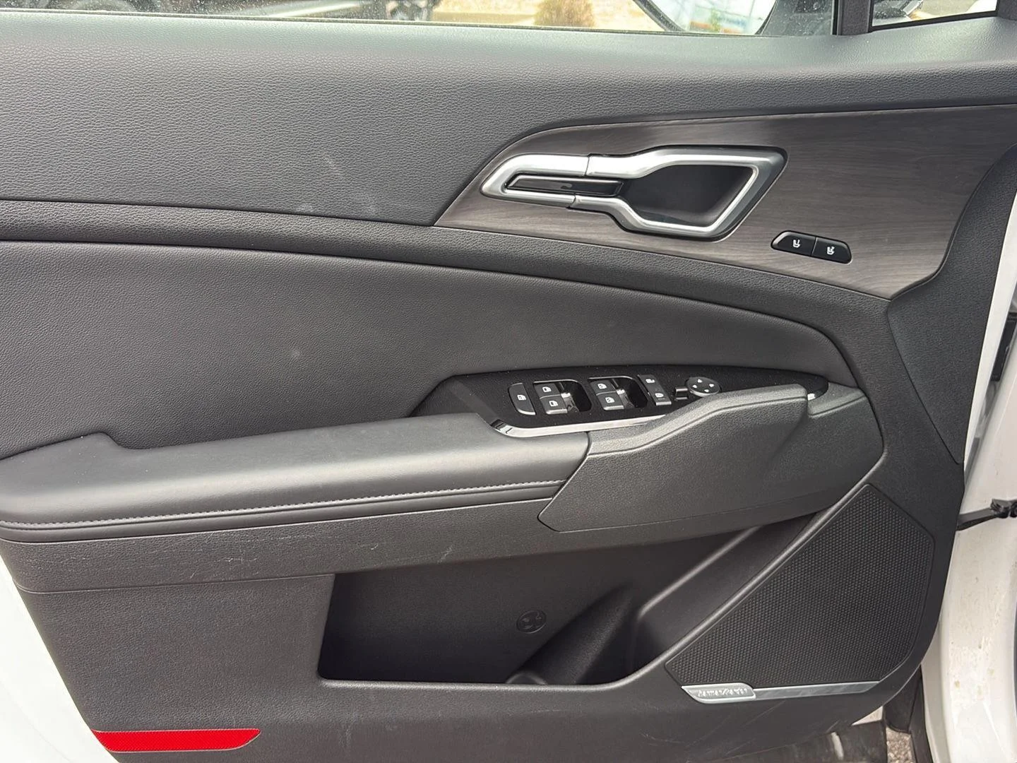 Used 2024 Glacial White Pearl/Ebony Black Roof Kia X-Pro image 14