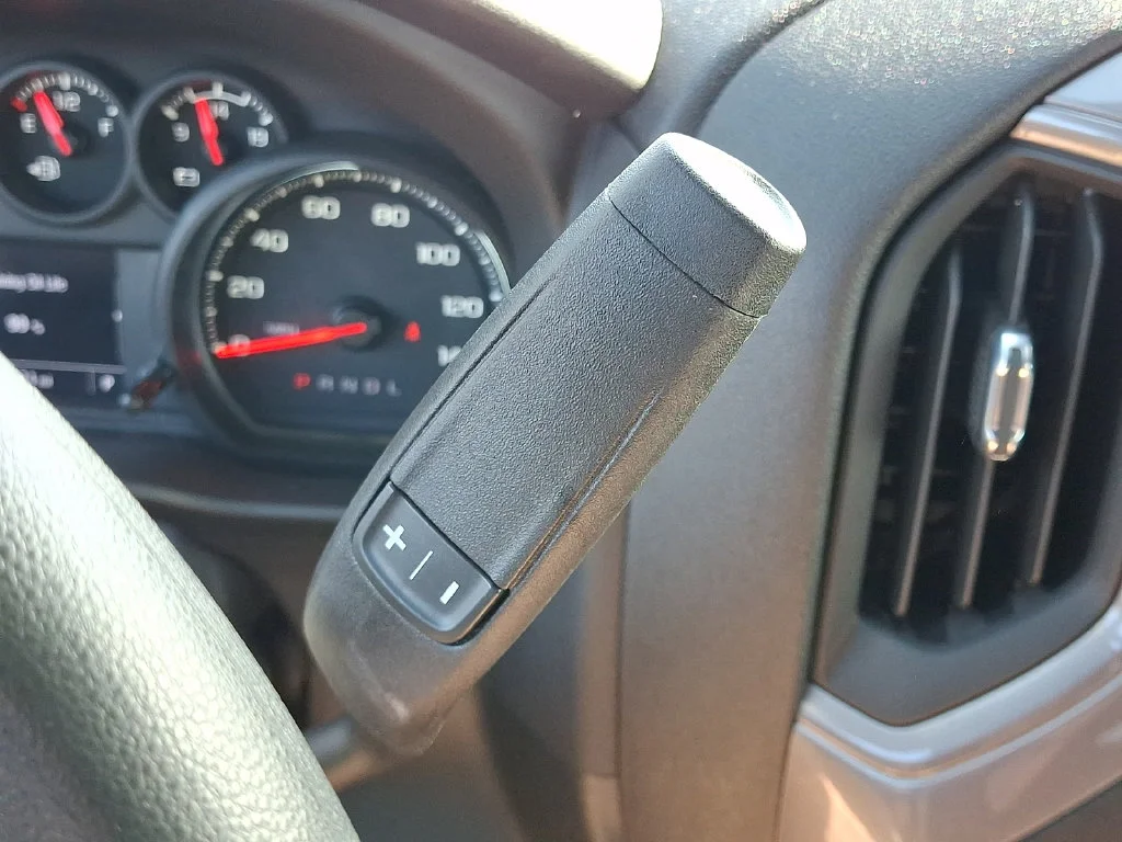 Used 2024 White Chevrolet Custom image 22