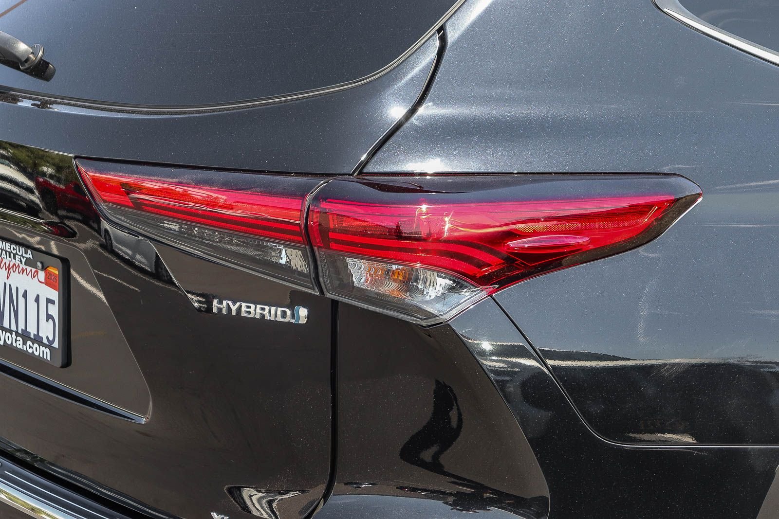 Used 2022 Midnight Black Metallic Toyota XLE image 8