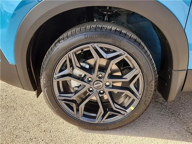 New 2026 XLD 2T ICE Black Nissan SR Front-Wheel Drive image 5