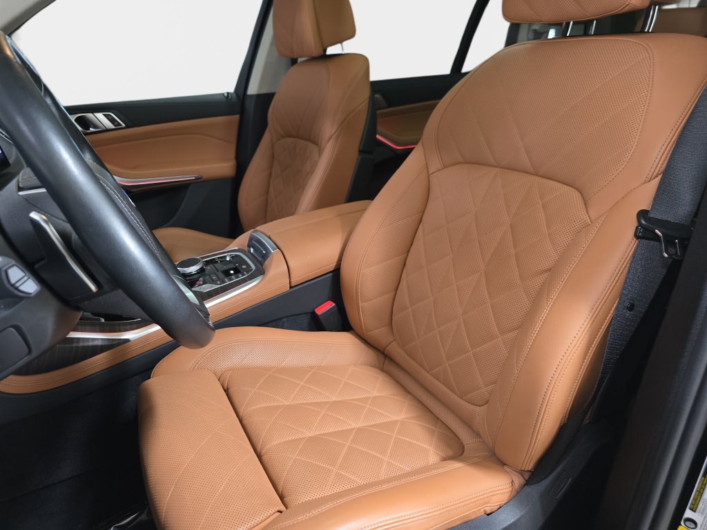 Used 2024 Black Sapphire Metallic BMW xDrive40i image 17