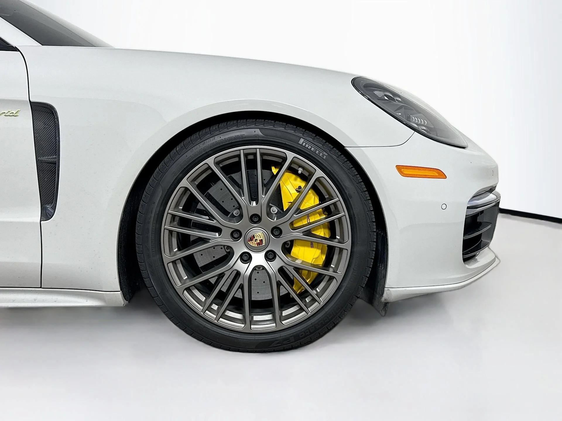 Used 2022 Chalk Porsche Turbo S image 28