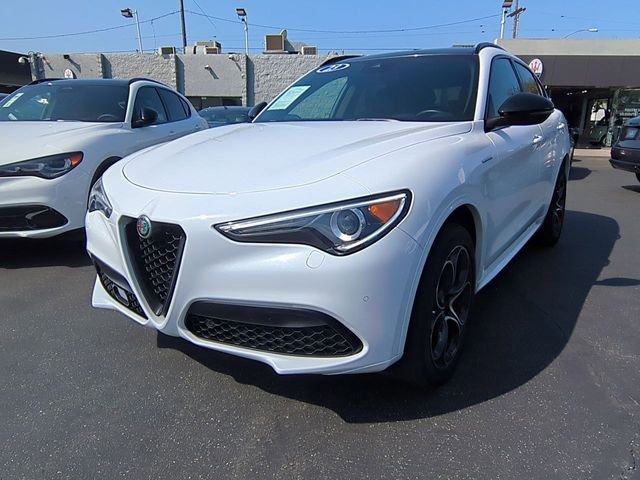 Certified Used 2023 Alfa White Alfa Romeo Veloce image 2