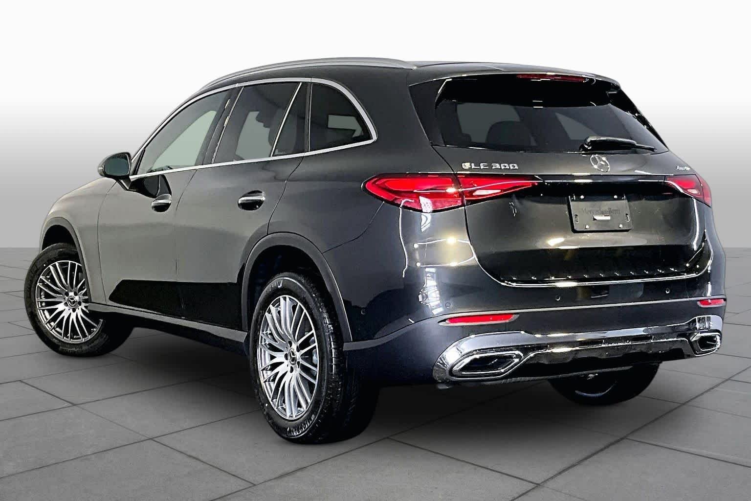 New 2026 Graphite Grey Metallic Mercedes-Benz GLC 300 image 3