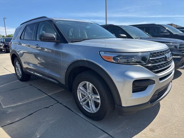 2023 Ford Explorer XLT 4WD's photo