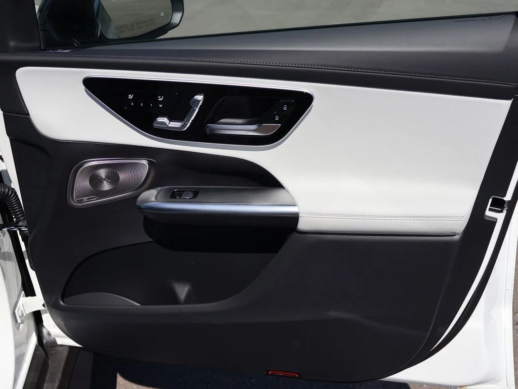 New 2026 Polar White Mercedes-Benz GLC 300 image 55