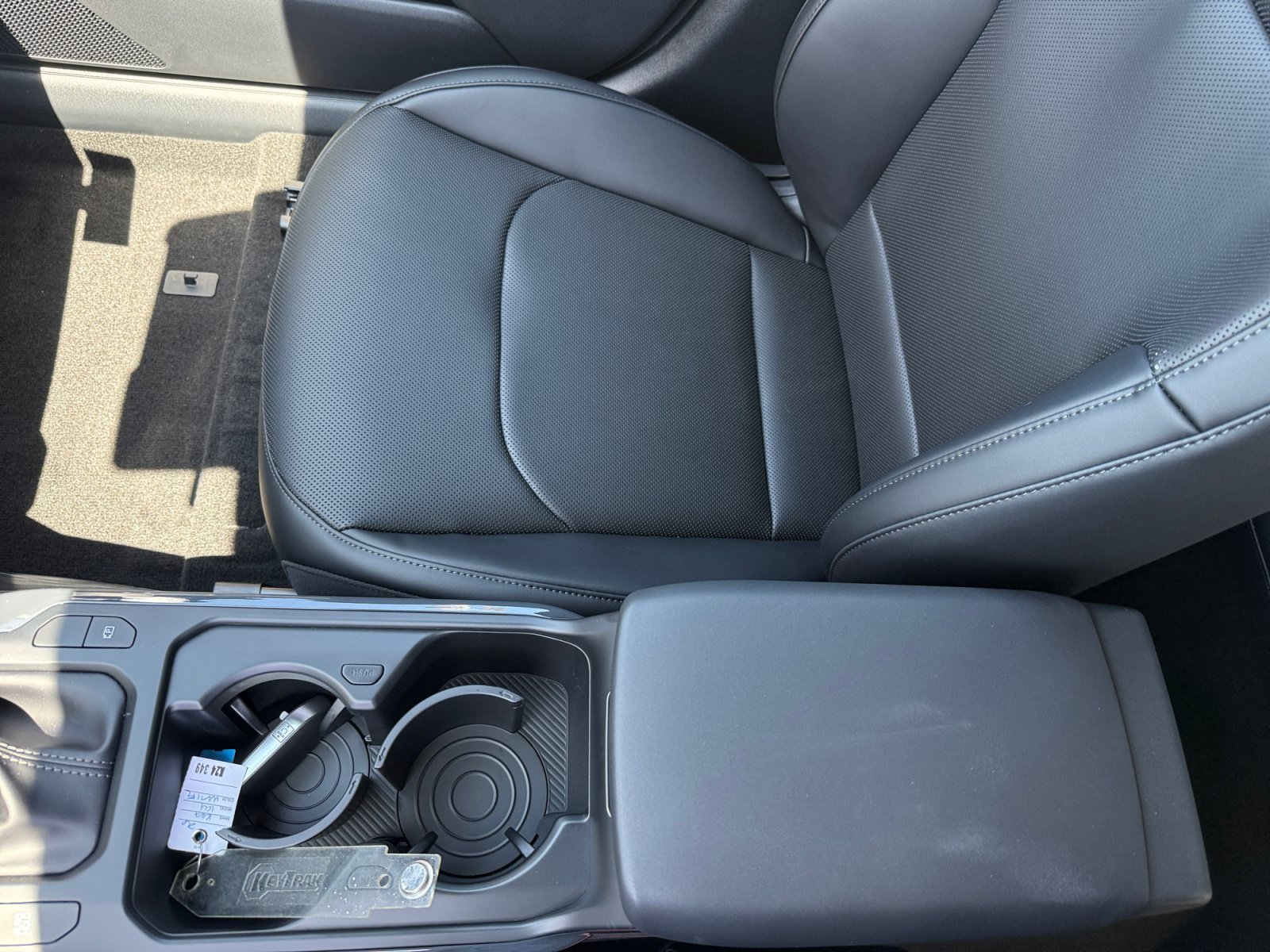 New 2026 Snow White Pearl Kia EX image 14