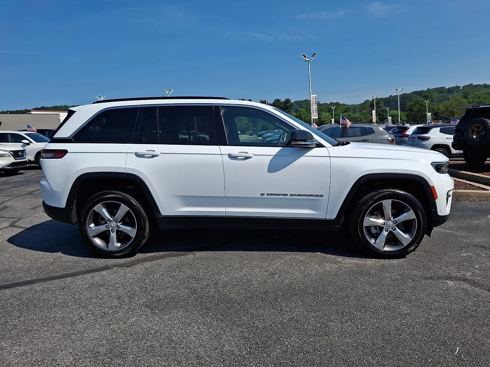 Certified Used 2025 Bright White Clearcoat Jeep Limited image 8