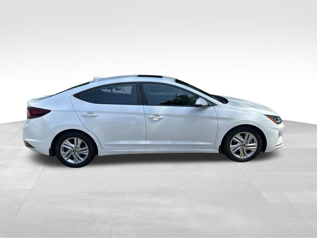 Used 2020 White Hyundai Value Edition image 7