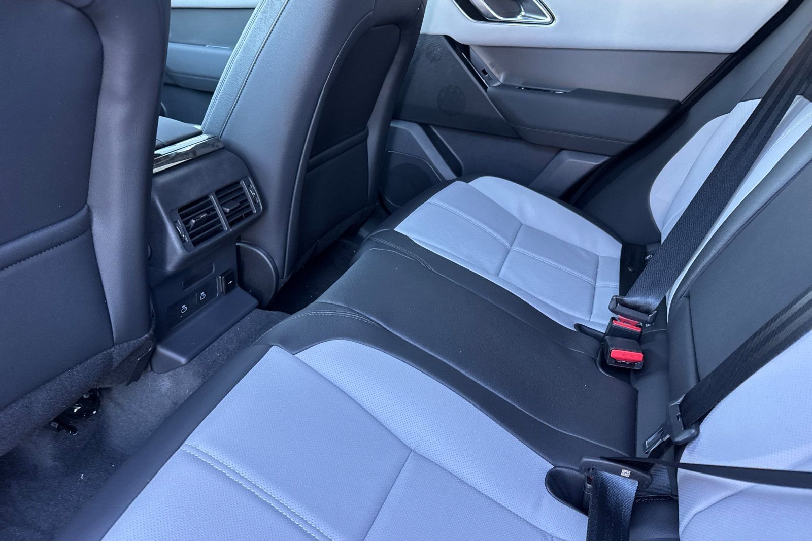 New 2026 Zadar Grey Land Rover S image 12