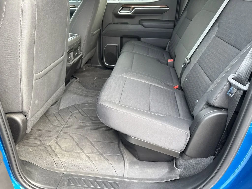 Used 2022 Glacier Blue Metallic Chevrolet RST image 18