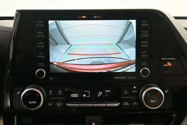 Used 2022 Ruby Flare Pearl Toyota XLE image 17