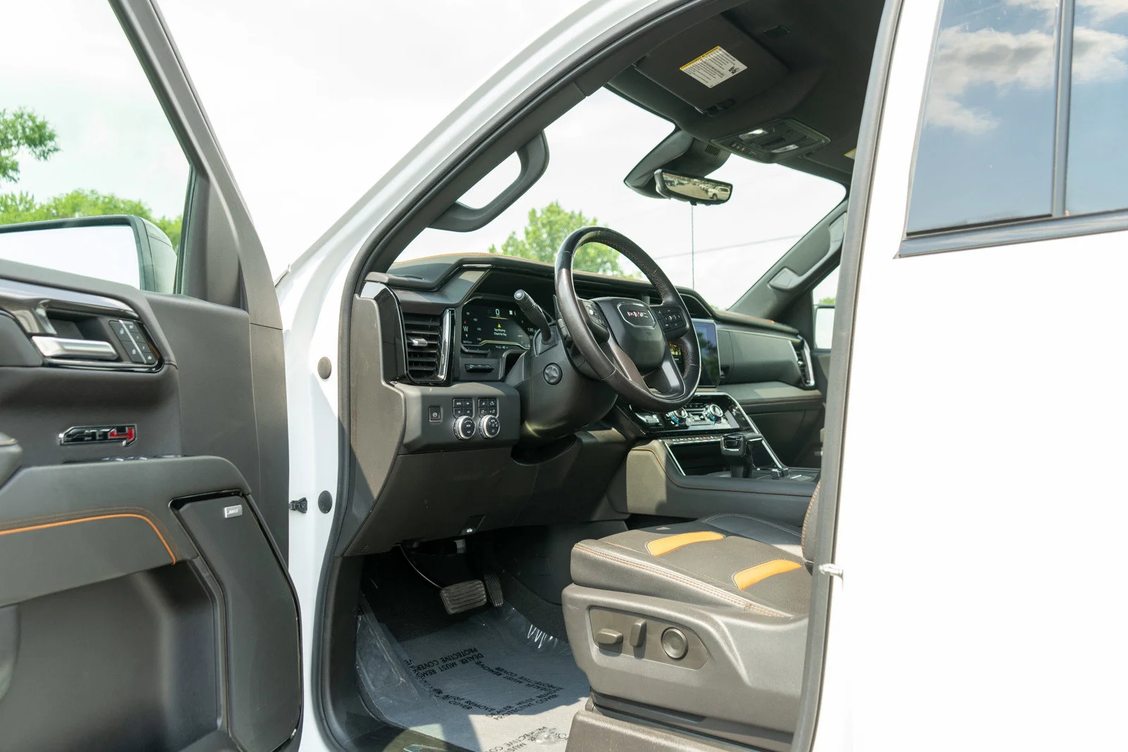 Used 2023 Summit White GMC AT4 image 14