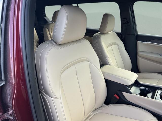 New 2025 Velvet Red Pearl-Coat Exterior Paint Jeep Limited image 39
