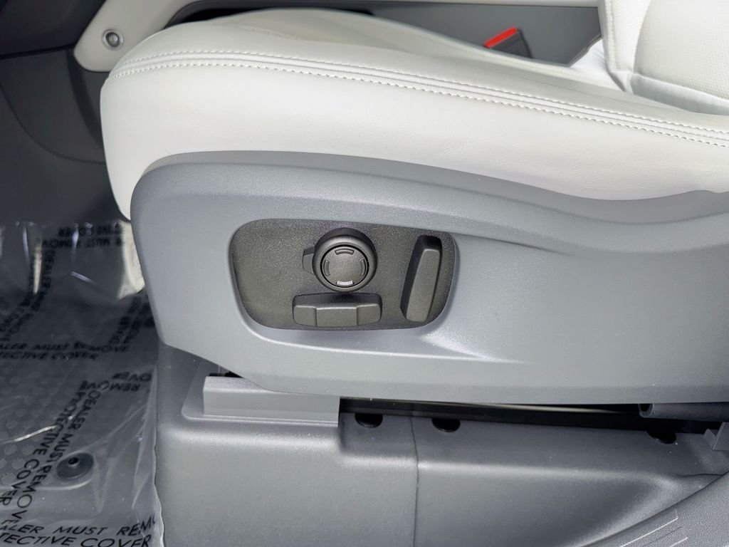 2026 Land Rover Defender X-Dynamic SE - Photo 12