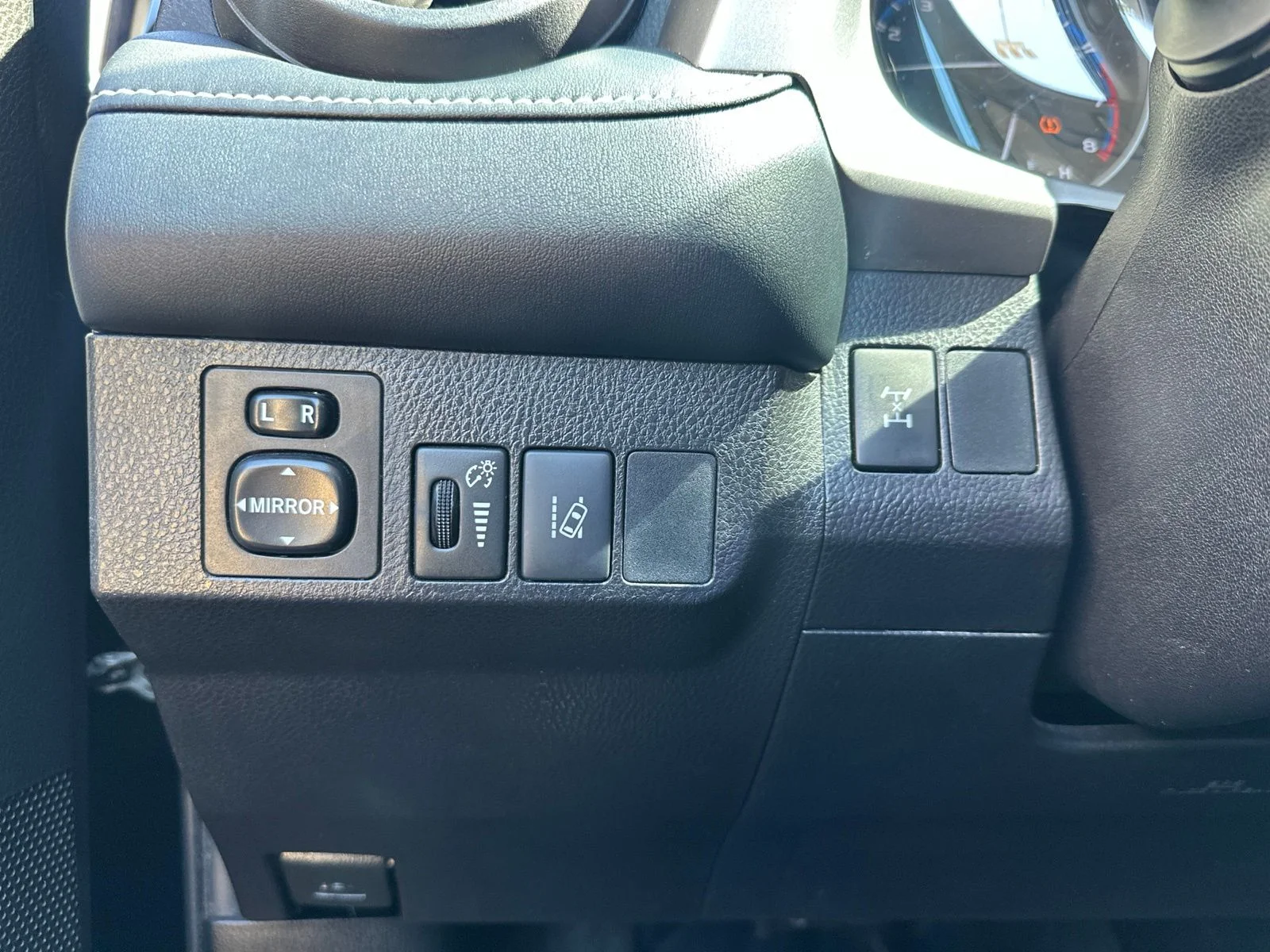 Used 2017 Black Toyota XLE image 27