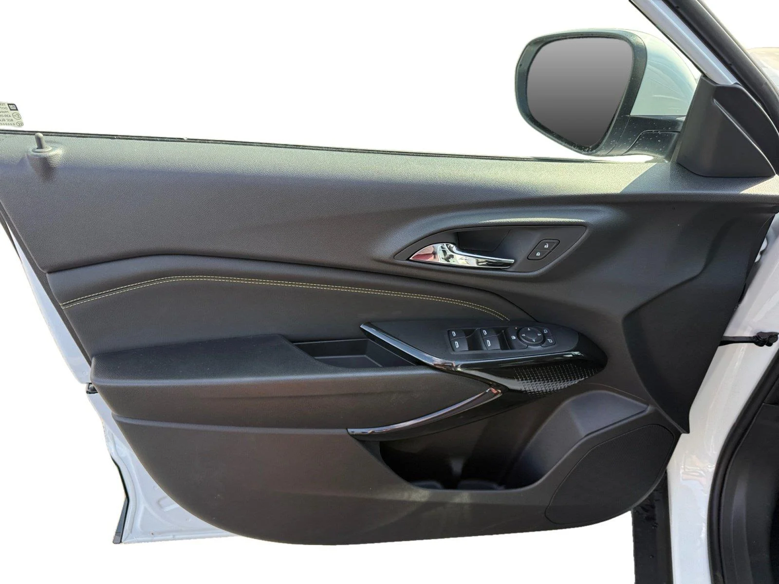 2026 Chevrolet Trax LT - Photo 9
