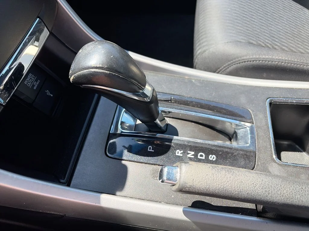 Used 2015  Honda Sport image 20