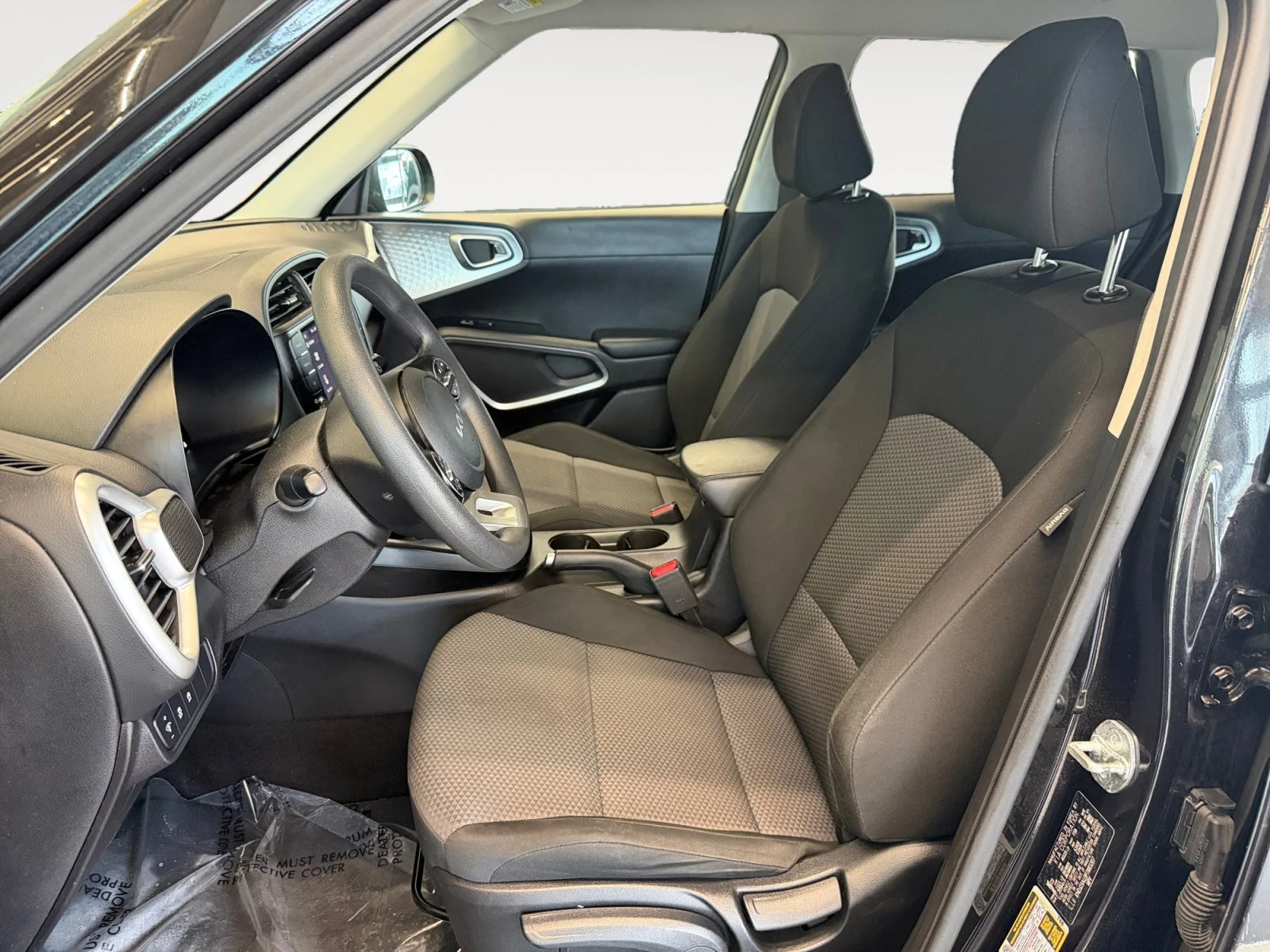 Used 2023 Fusion Black Kia LX image 23