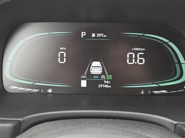 Used 2025 Hyper White Hyundai SEL image 21