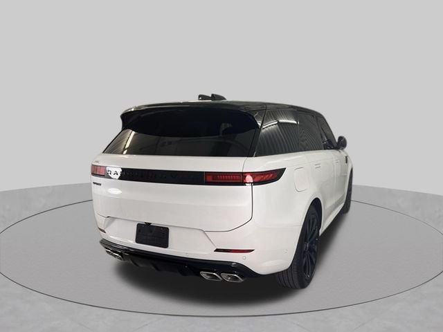 New 2025 Ostuni Pearl White Land Rover Dynamic SE image 4