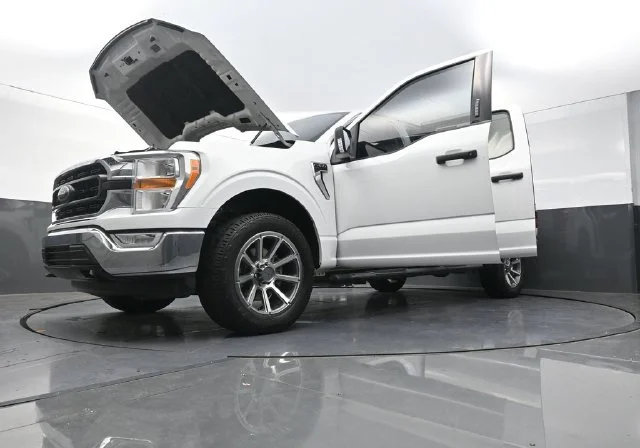 Used 2021 White Ford XLT image 30