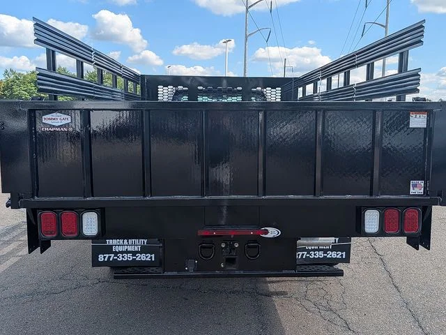 New 2026 Oxford White Ford F-550® XL image 4