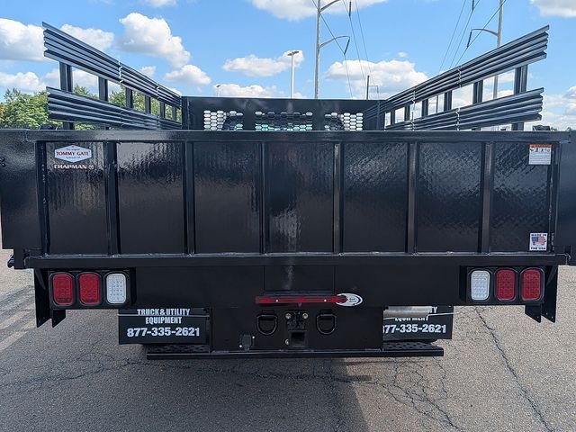 New 2026 Oxford White Ford F-550® XL image 4