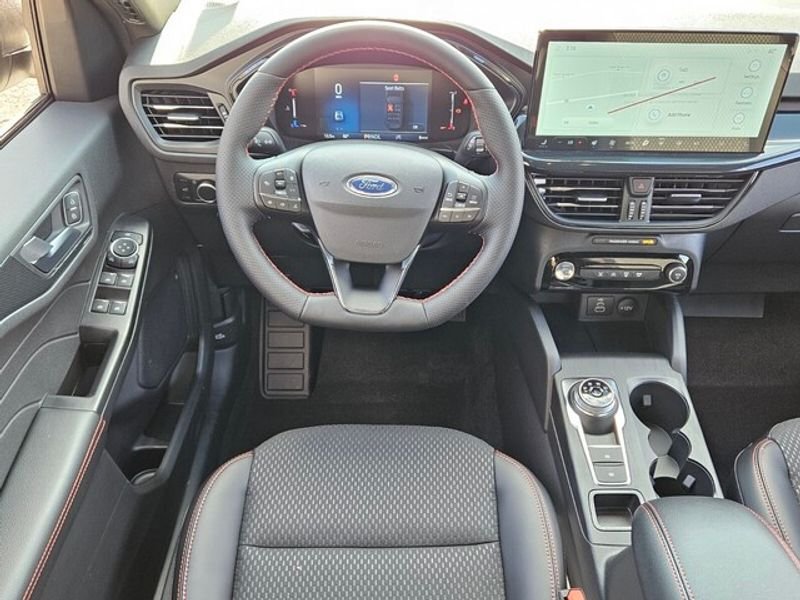 New 2026 Star White Metallic Tri-coat Ford ST-Line image 9