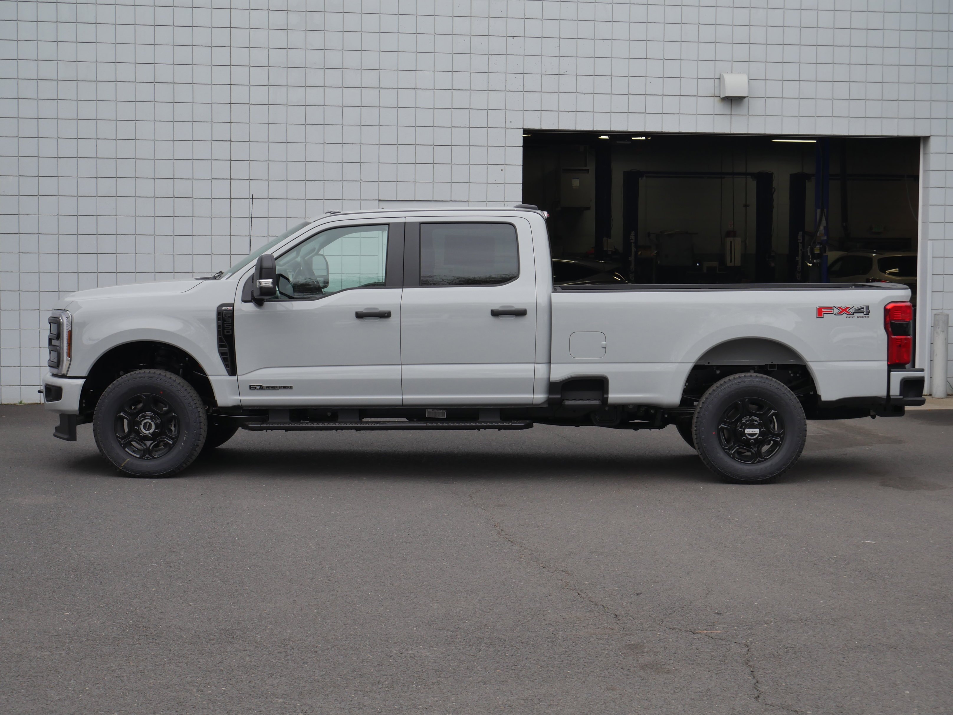 New 2026 Avalanche Ford F-350® XL image 3