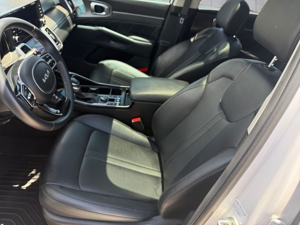 Used 2023 White Kia SX image 8