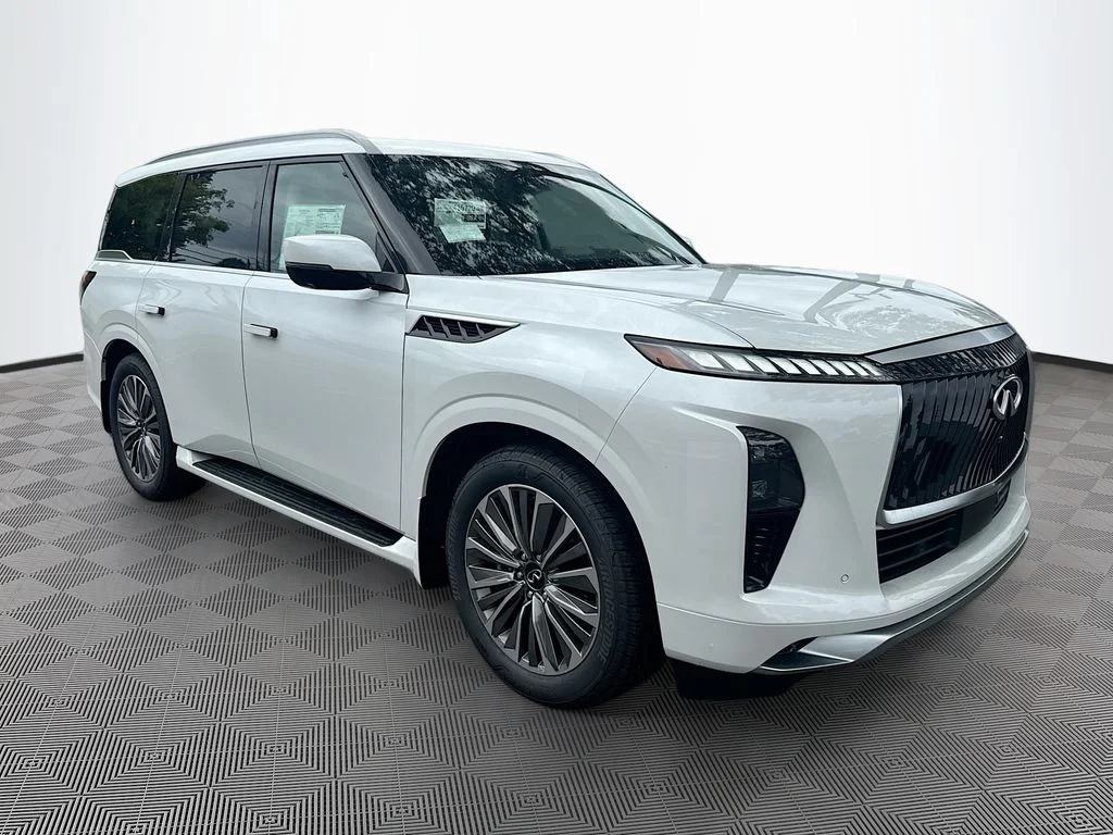 New 2026 RADIANT WHITE INFINITI Luxe 4WD image 3