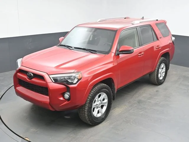 Used 2018 Barcelona Red Metallic Toyota SR5 image 15