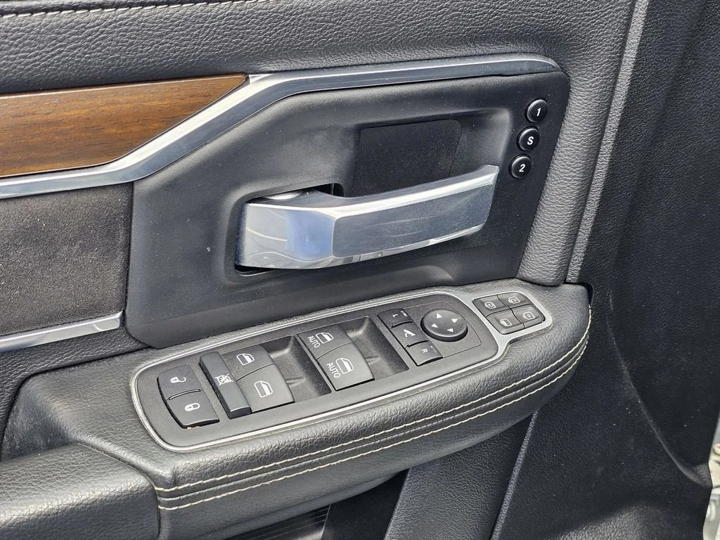 Used 2024  Ram Laramie image 17